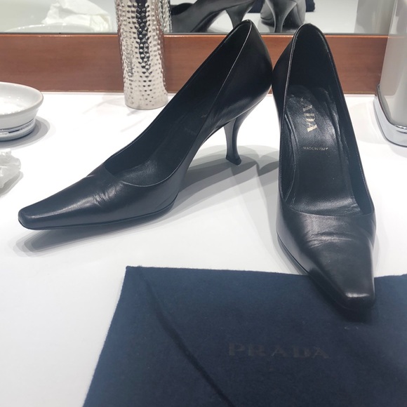 PRADA LEATHER PUMPS - Picture 1 of 10